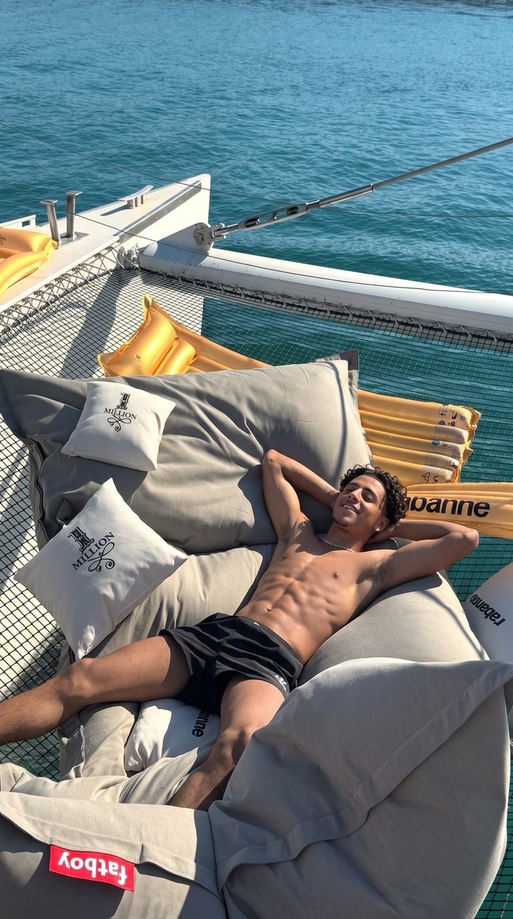 Catamaran Chill